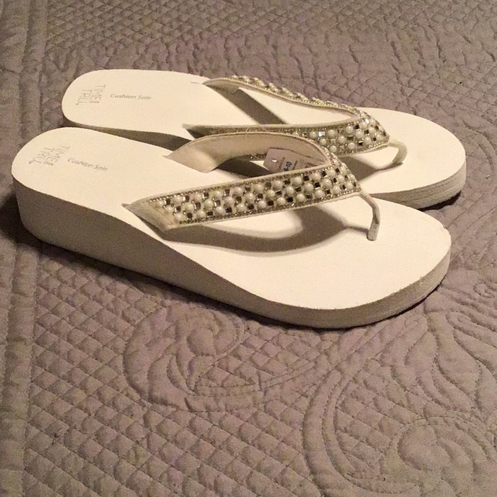 Time and tru platform wedge flip flop thong sandals.